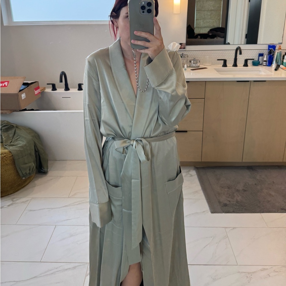 Skims long robe - new with tags